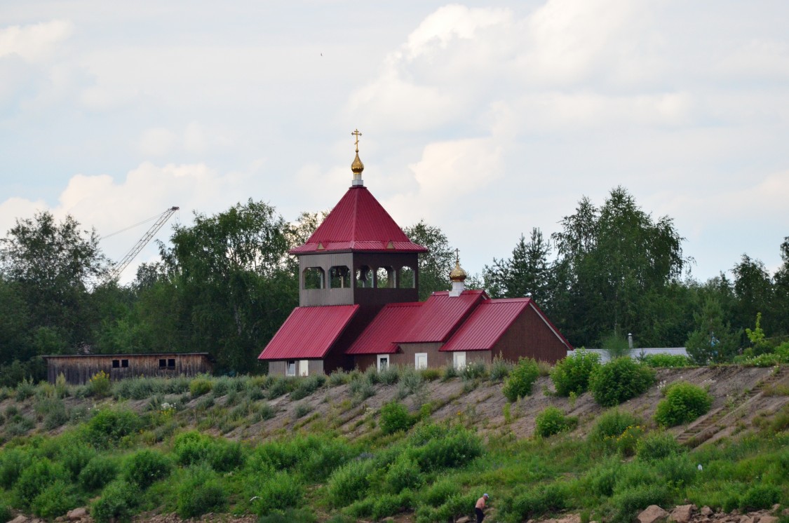 Церковь Почаевской иконы Божией Матери (новая), Гирсово (Юрьянский район, Кировская область). фасады, К лету 2022 года церковь обзавелась колокольней