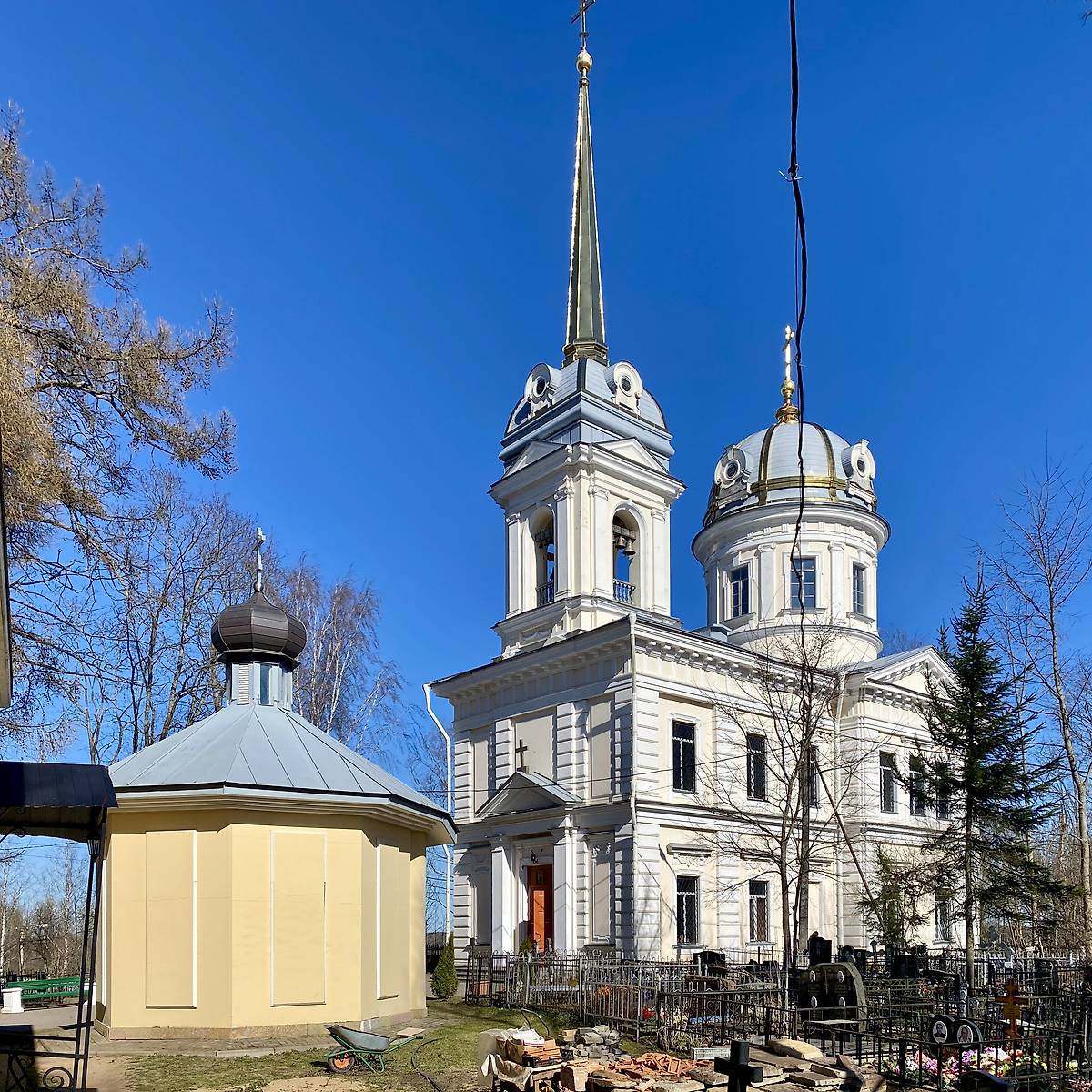 Часовня рядом с храмом, дополнительная информация. Часовня Захарии и Елисаветы, Динамо (Санкт-Петербург, Пушкинский район, г. Санкт-Петербург)