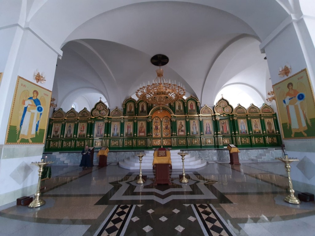 Собор Троицы Живоначальной и Севастиана Карагандинского, Караганда (Карагандинская область, Казахстан). архитектурные детали, Нижний предел Святотроицкого храма