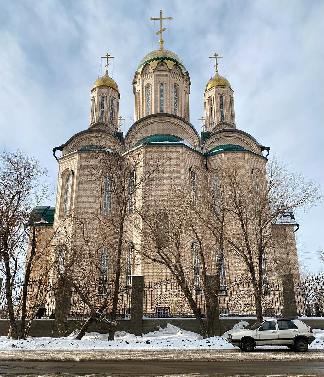Собор Троицы Живоначальной и Севастиана Карагандинского, Караганда (Карагандинская область, Казахстан). фасады, Восточный фасад