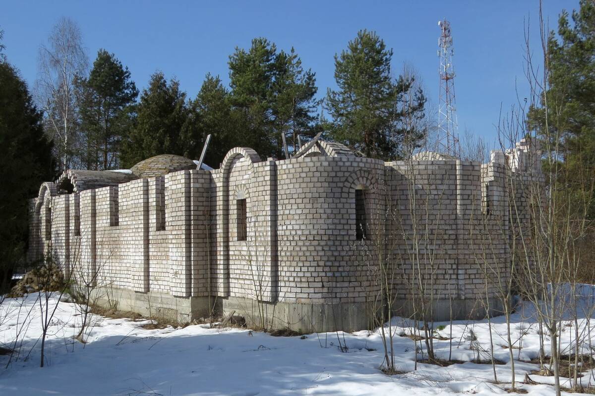 Церковь Паисия Святогорца и Варсонофия, епископа Тверского (строящаяся), Большие Борки (Калининский район, Тверская область). документальные фотографии