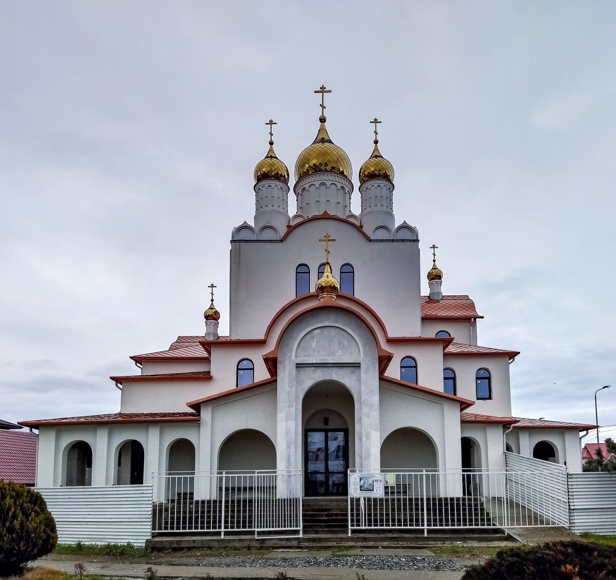 Церковь Успения Пресвятой Богородицы, Сириус (Сочи, город, Краснодарский край). фасады