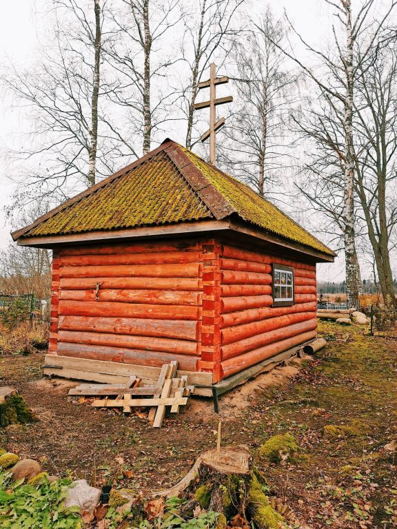 Часовня Троицы Живоначальной, Помялово (Волховский район, Ленинградская область). фасады