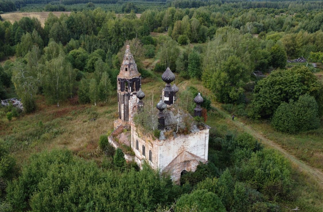 Церковь Троицы Живоначальной, Исупово (Сусанинский район, Костромская область). общий вид в ландшафте