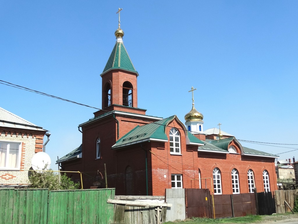 Орск. Церковь Арсения, епископа Уральского и Оренбургского. фасады