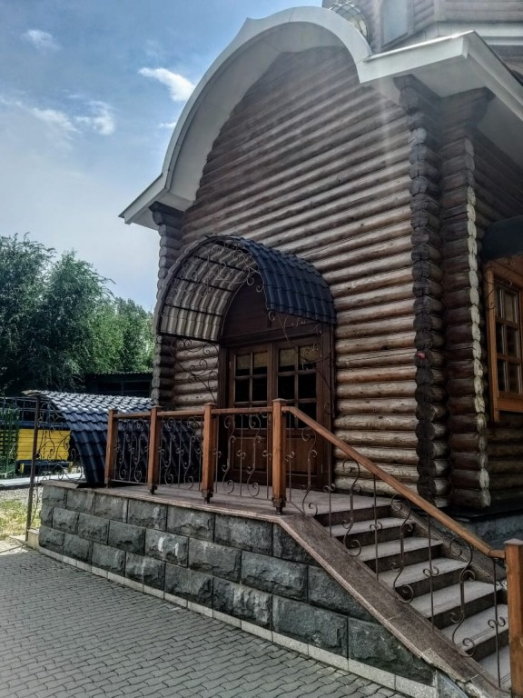 Церковь Нины равноапостольной в Акбулаке, Алматы (Алматы, город, Казахстан). фасады