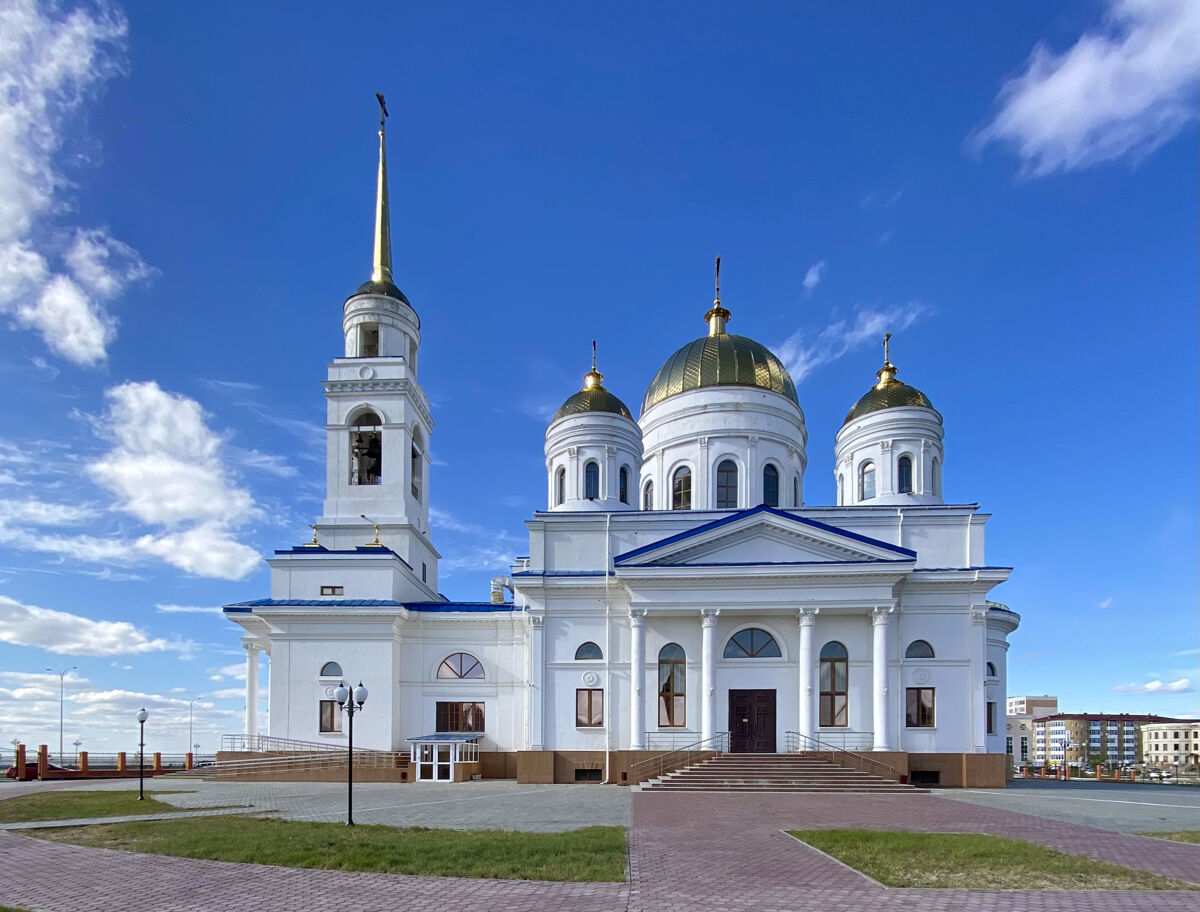 Кокшетау. Кафедральный собор Воскресения Христова. фасады, Южный фасад