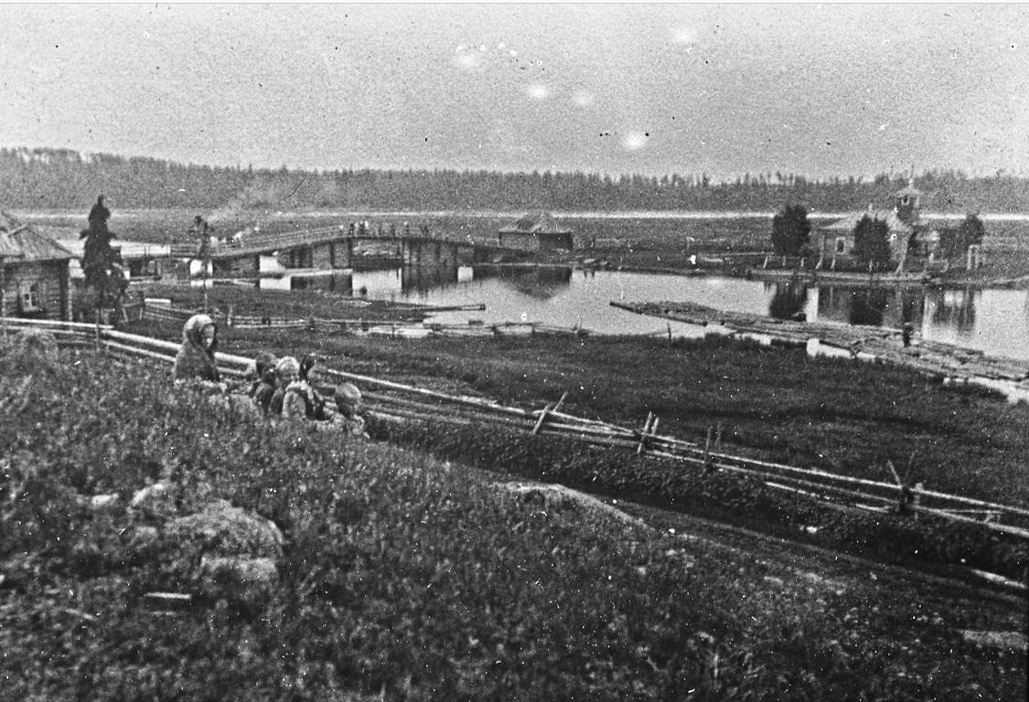 Часовня Михаила Архагела (?), Палкино (Екатеринбург (МО город Екатеринбург), Свердловская область). архивная фотография, Фрагмент фото барона Жозефа де Бая / Joseph de Baye. 1896 год.