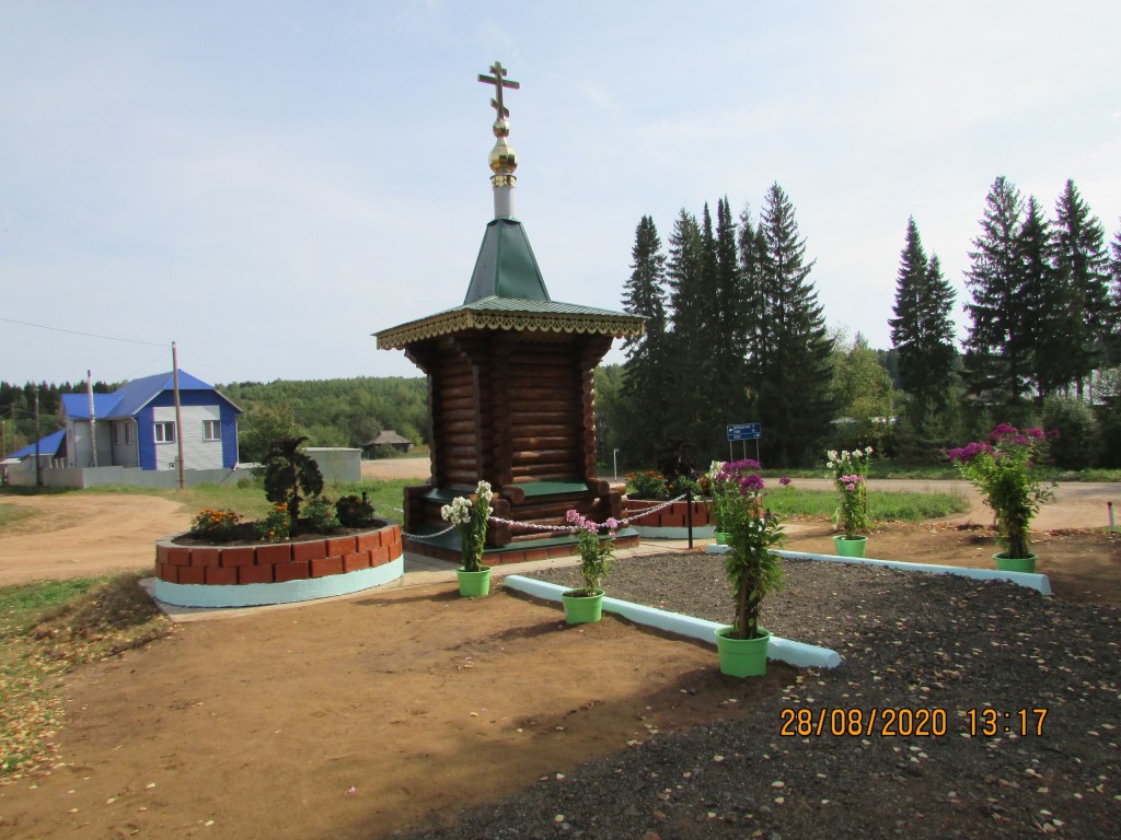 Часовня Успения Пресвятой Богородицы, Лужково (Очёрский район, Пермский край). фасады