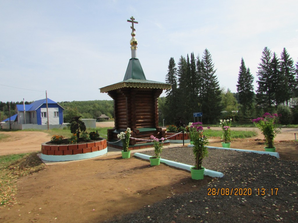 Лужково. Часовня Успения Пресвятой Богородицы. фасады