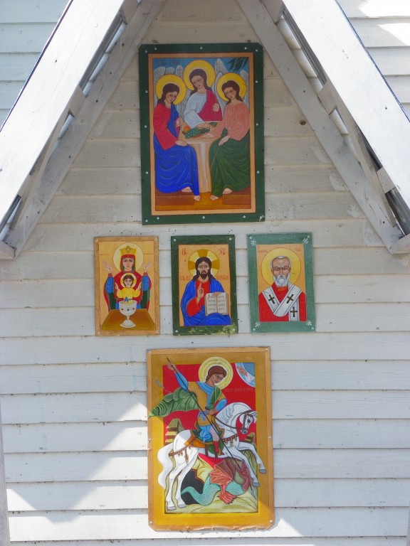 Часовня Троицы Живоначальной, Манихино (Волховский район, Ленинградская область). архитектурные детали