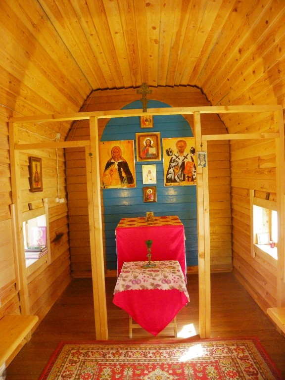 Часовня Троицы Живоначальной, Манихино (Волховский район, Ленинградская область). интерьер и убранство, Интерье оформлен наподобие корабельной каюты