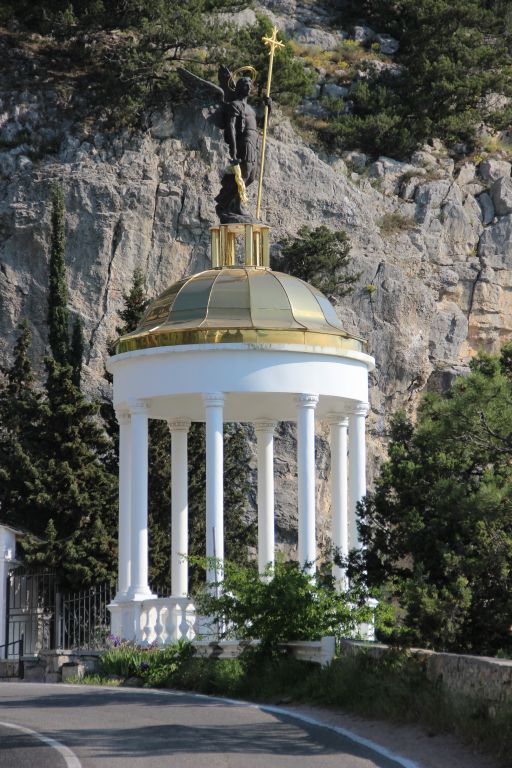 Часовня Михаила Архангела, Ореанда (Ялта, город, Республика Крым). фасады