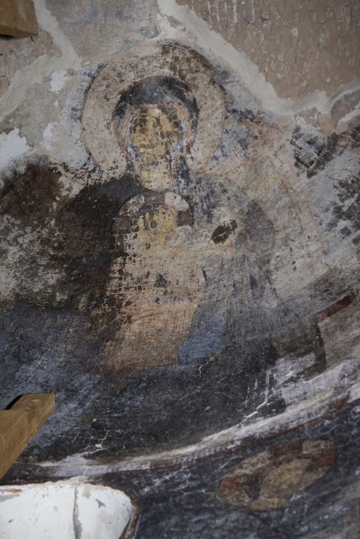 Икорта. Церковь Архангела Михаила. интерьер и убранство, остатки фрески в алтарной абсиде