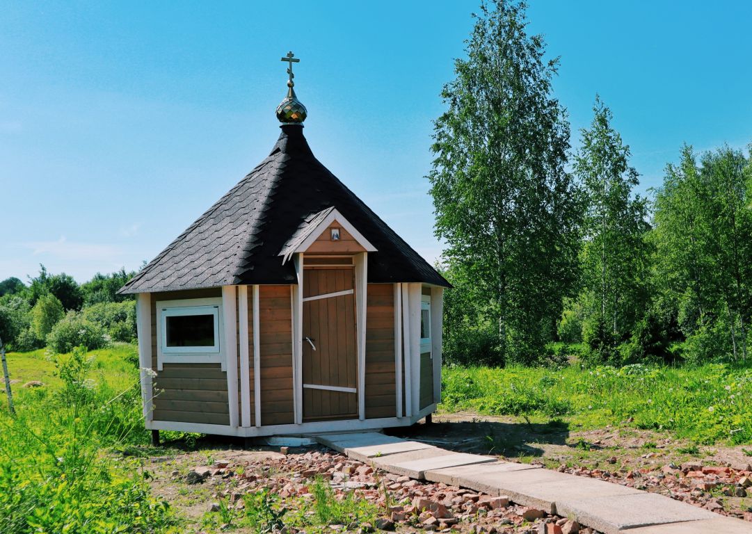 Часовня-купель Тихвинской иконы Божией Матери, Зеленец (Волховский район, Ленинградская область). фасады