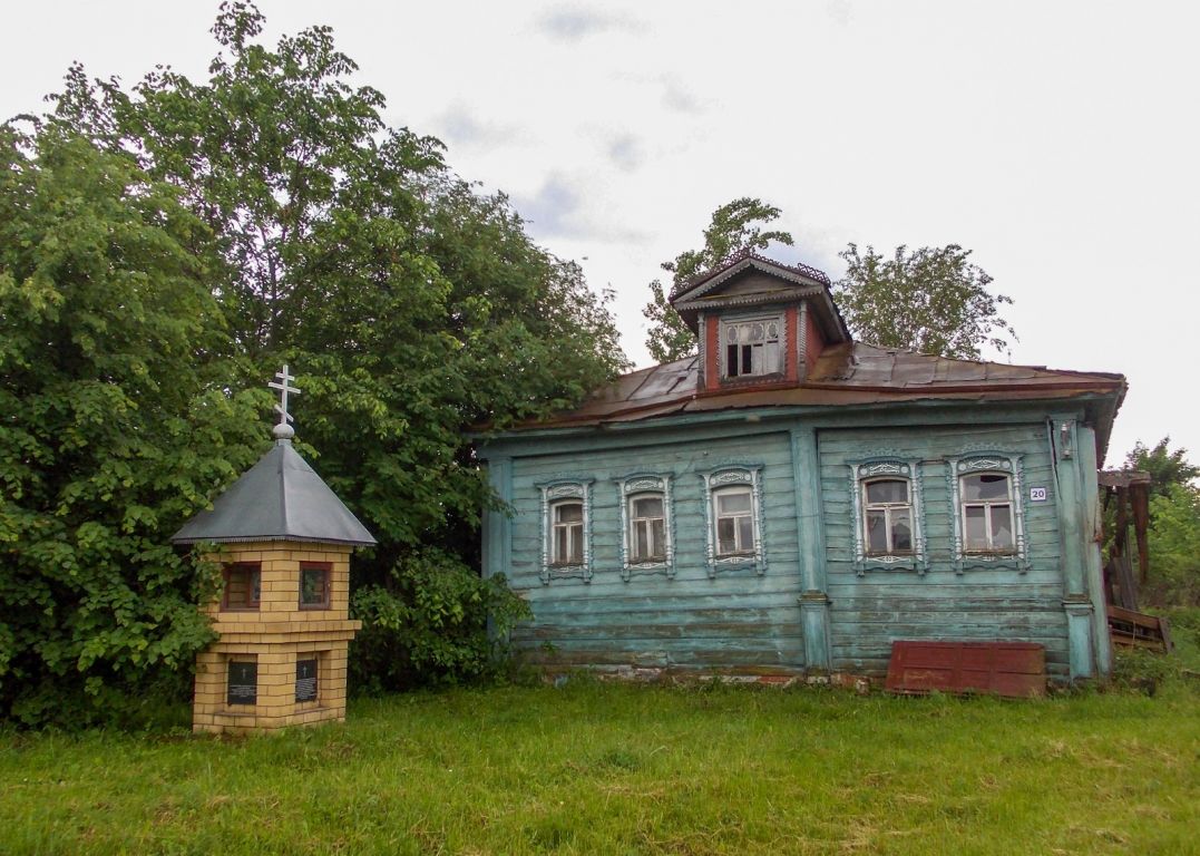 Гороховец. Неизвестная часовня в Омлево. общий вид в ландшафте