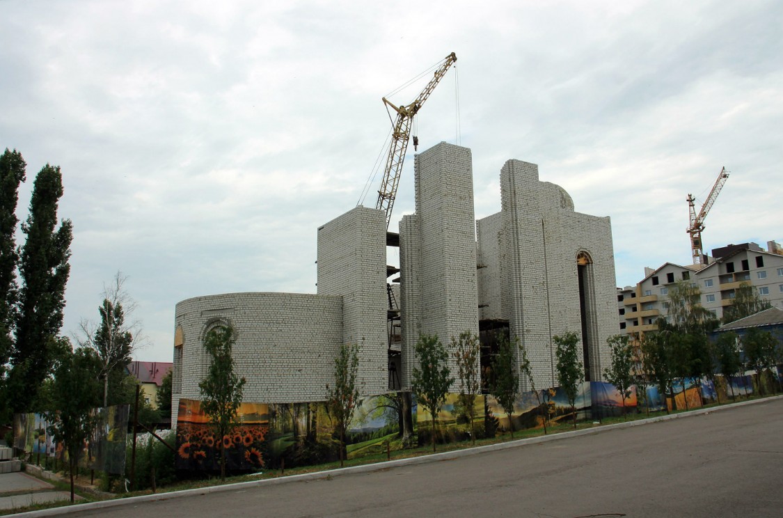 Церковь Троицы Живоначальной (строящаяся), Бобров (Бобровский район, Воронежская область). фасады, вид с северо-востока
