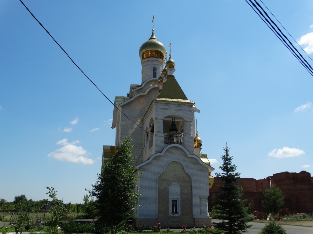 Александро-Невская Обитель милосердия.  Надвратная церковь Владимира равноапостольного, Весенний (Оренбургский район, Оренбургская область). фасады