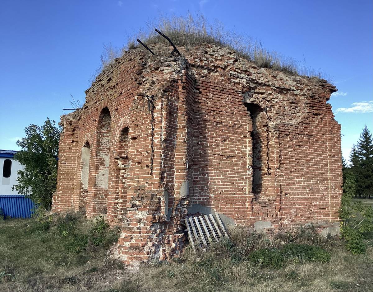 Вид с юго-запада, фасады. Церковь Космы и Дамиана, Круглое (Ливенский район и г. Ливны, Орловская область)