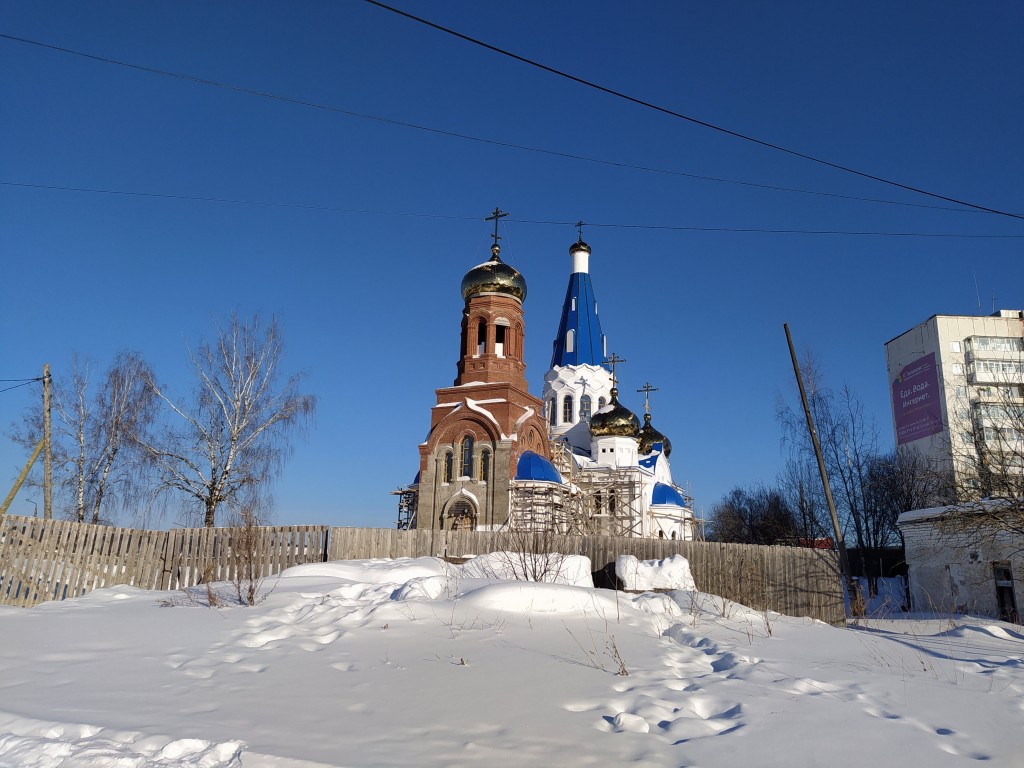 Церковь Покрова Пресвятой Богородицы, Чусовой (Чусовой, город, Пермский край). общий вид в ландшафте