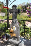 Переславль-Залесский. Часовня-сень над могилой блаженного Миши-Самуила