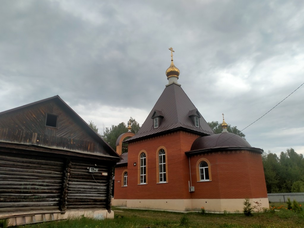 Церковь Спиридона Тримифунтского, Уголок (Зубово-Полянский район, Республика Мордовия). фасады