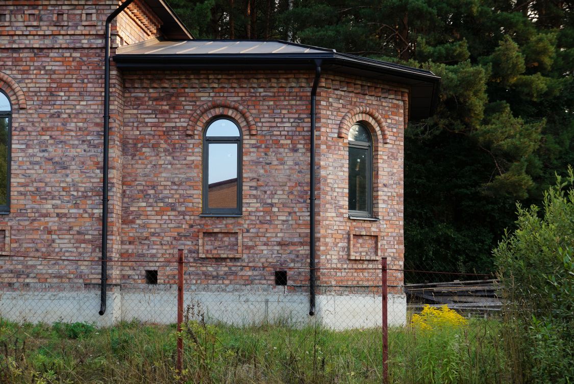 Неизвестная церковь (строящаяся), Головино (Киржачский район, Владимирская область). архитектурные детали, Гранёная апсида