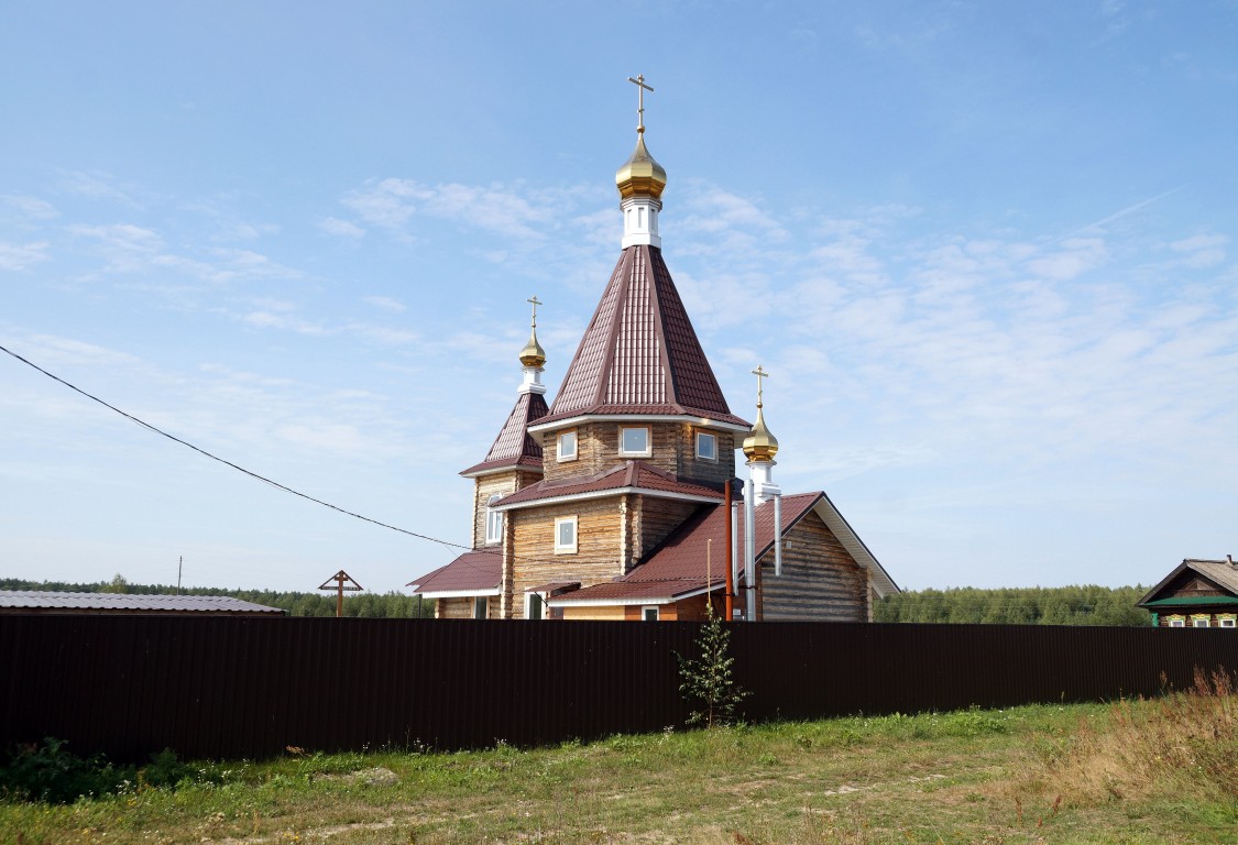 Лужи. Церковь Воздвижения Креста Господня. фасады, Вид с юго-востока