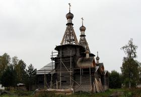 Сосновец. Церковь Дионисия и Амфилохия Глушицких
