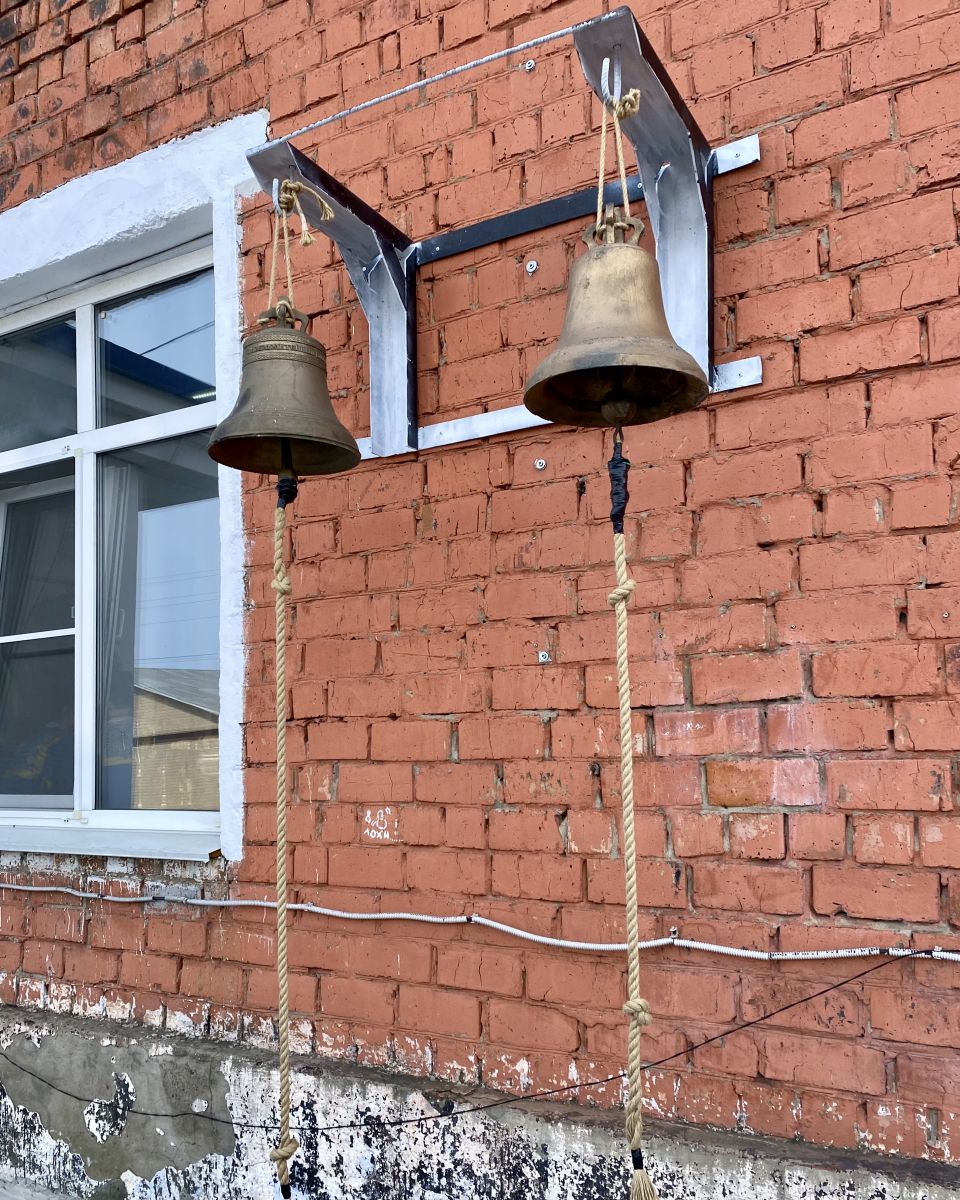 Оек. Церковь Успения Пресвятой Богородицы (временная). дополнительная информация, Колокольня