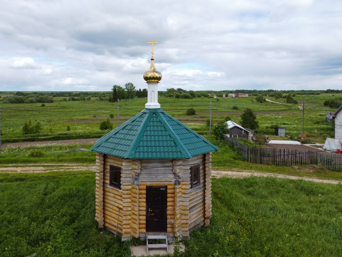 Часовня Илии Пророка (?), Тарасово (Чухчерьма) (Холмогорский район, Архангельская область). фасады