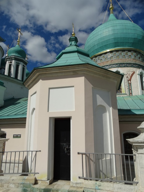 Воскресенский Новоиерусалимский монастырь. Часовня Креста Господня, Истра (Истринский городской округ и ЗАТО Восход, Московская область). фасады