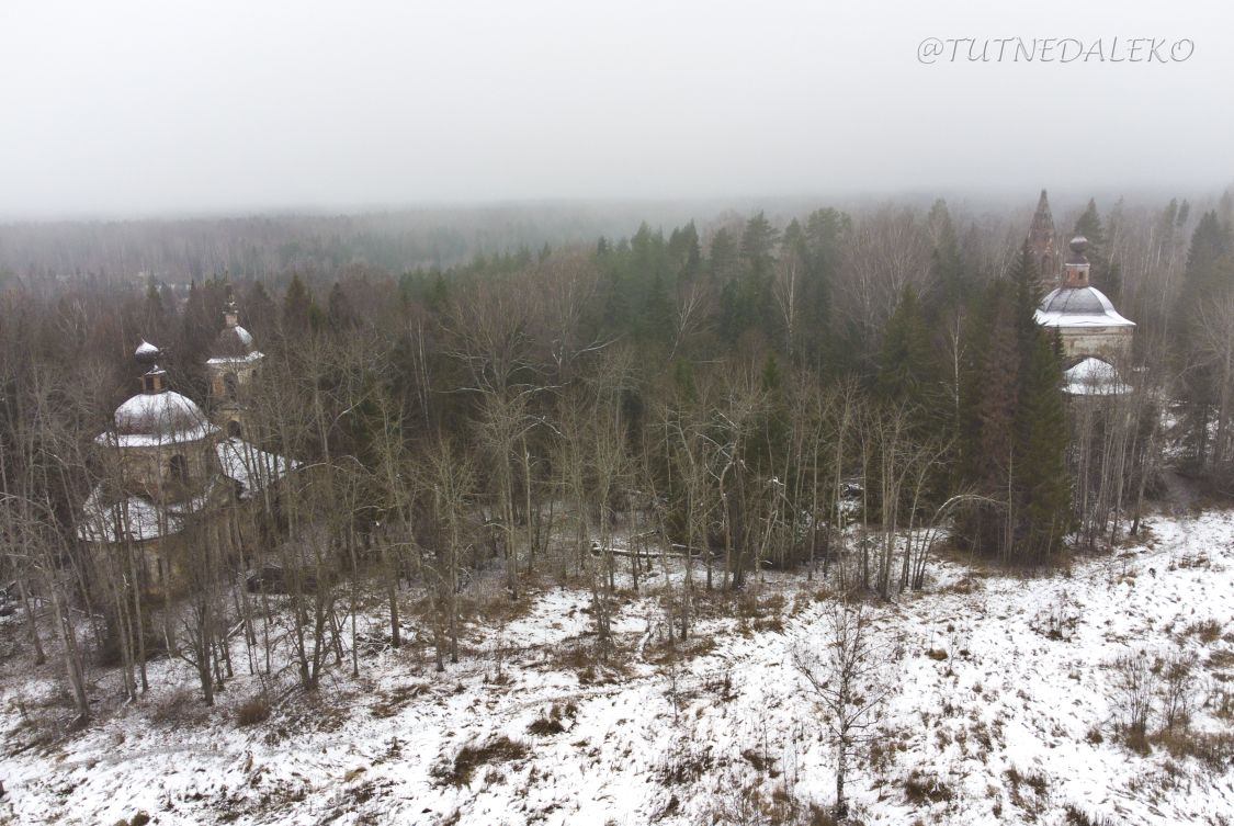 Церковь Введения во храм Пресвятой Богородицы, Введение-Каликино, урочище (Парфеньевский район, Костромская область). общий вид в ландшафте