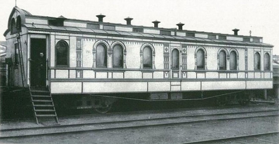 Церковь Ольги равноапостольной, Кировский район (Санкт-Петербург, г. Санкт-Петербург). архивная фотография, Стоит на путях ст. Владивосток.
Фотография сделана американцем Фридрихом Фурманом
