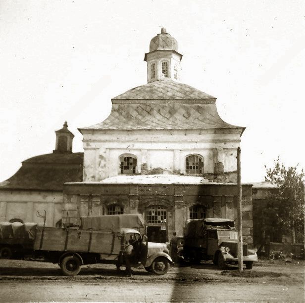Северный фасад. Фото 1942 г. с аукциона e-bay.de, архивная фотография. Церковь Покрова Пресвятой Богородицы, Острогожск (Острогожский район, Воронежская область)