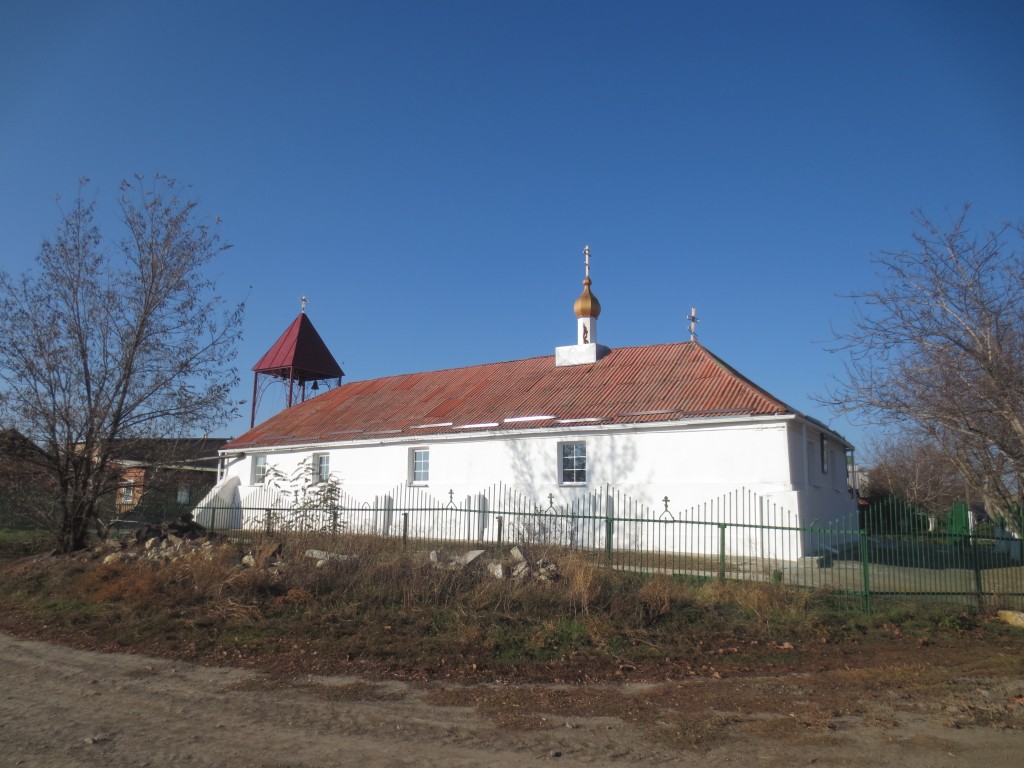 Церковь Георгия Победоносца, Ряженое (Матвеево-Курганский район, Ростовская область). фасады