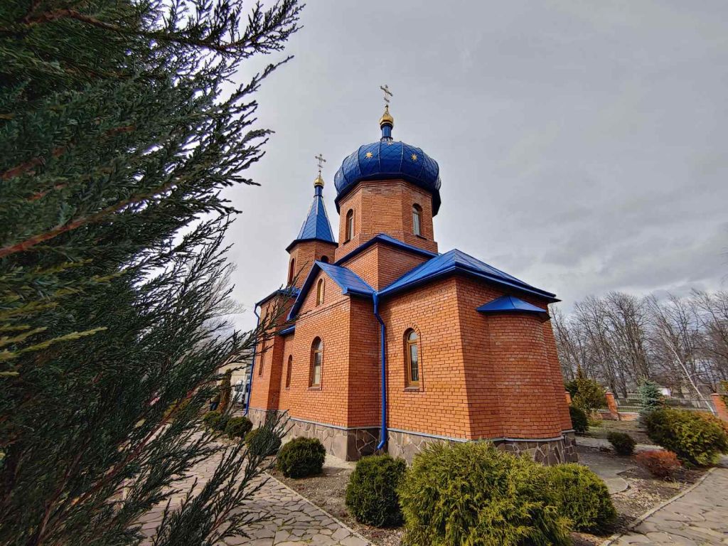 Церковь Пантелеимона Целителя, Червона Хвыля (Купянский район, Украина, Харьковская область). фасады