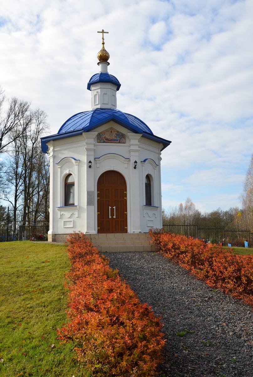 Часовня Успения Пресвятой Богородицы, Алешенка (Навлинский район, Брянская область). фасады
