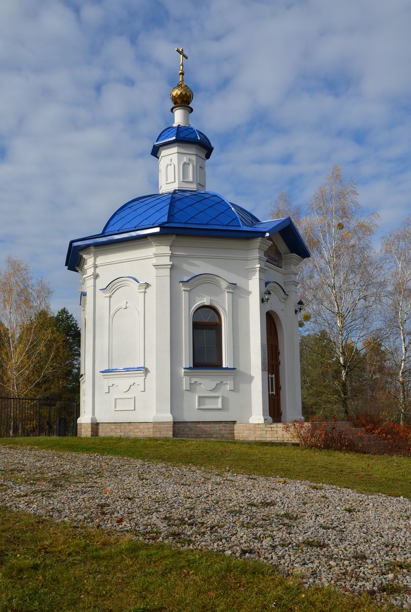 Часовня Успения Пресвятой Богородицы, Алешенка (Навлинский район, Брянская область). фасады