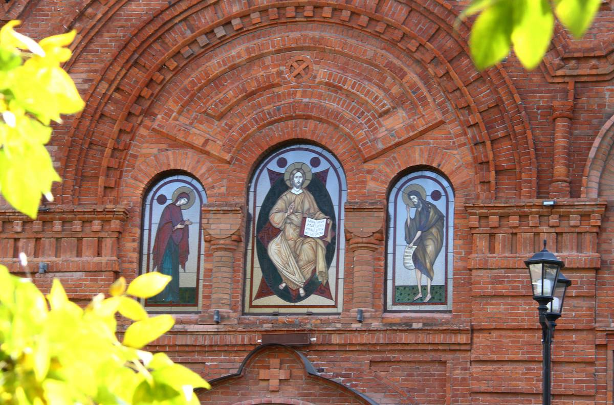 Церковь Владимира равноапостольного при епархиальном управлении, Владикавказ (Владикавказ, город, Республика Северная Осетия-Алания). архитектурные детали