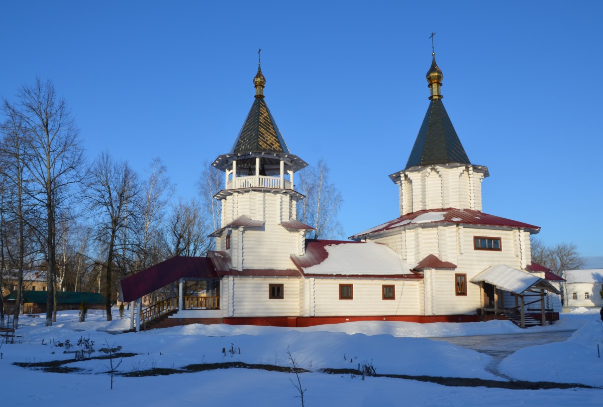 Иоанно-Предтеченская Бело-Бережская мужская пустынь. Церковь Иоанна Предтечи, Белобережский Санаторий (Брянский район, Брянская область). фасады