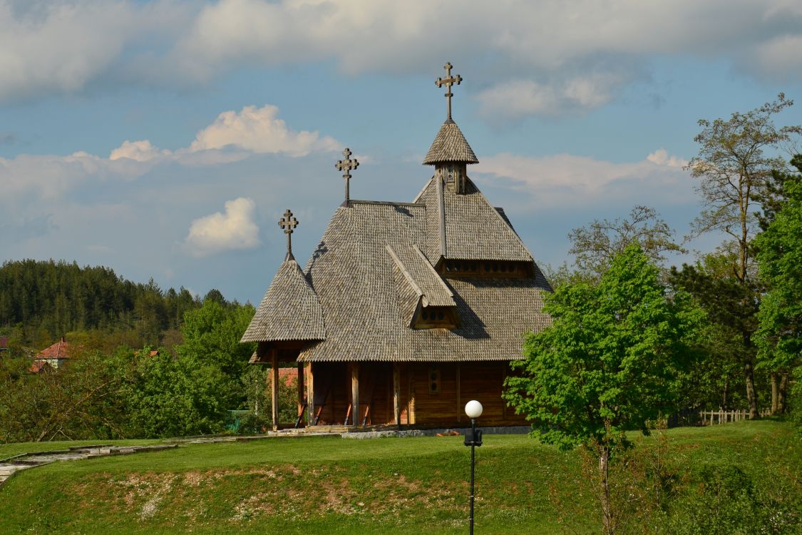 Церковь Константина и Елены, Шагран-Витаси (Златиборский округ, Сербия). фасады