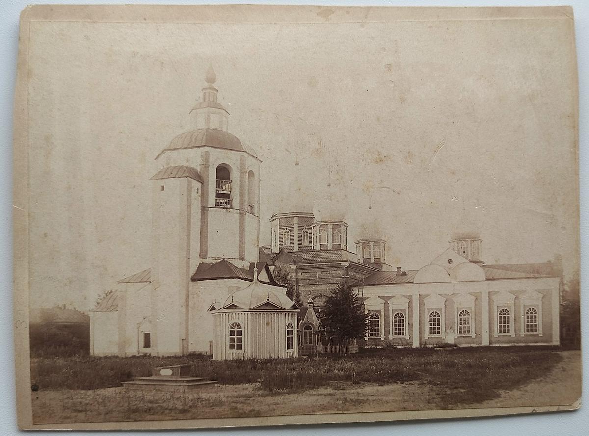 Вид на колокольню.собор и церковь Знамения.1920 год., архивная фотография. Николо-Одрин женский монастырь. Собор Николая Чудотворца (старый), Одрина (Карачевский район, Брянская область)