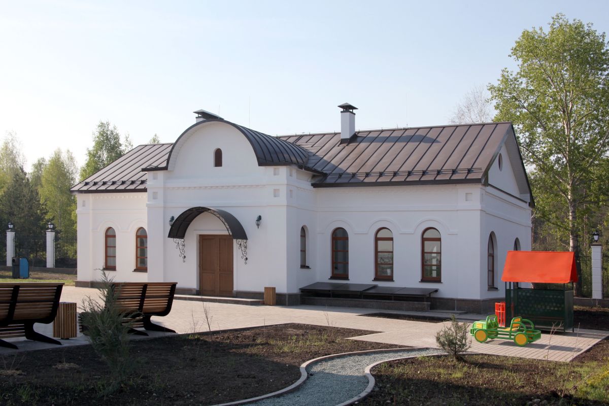 Церковь Михаила Архангела, Томинский (Сосновский район, Челябинская область). дополнительная информация, Причтовый дом