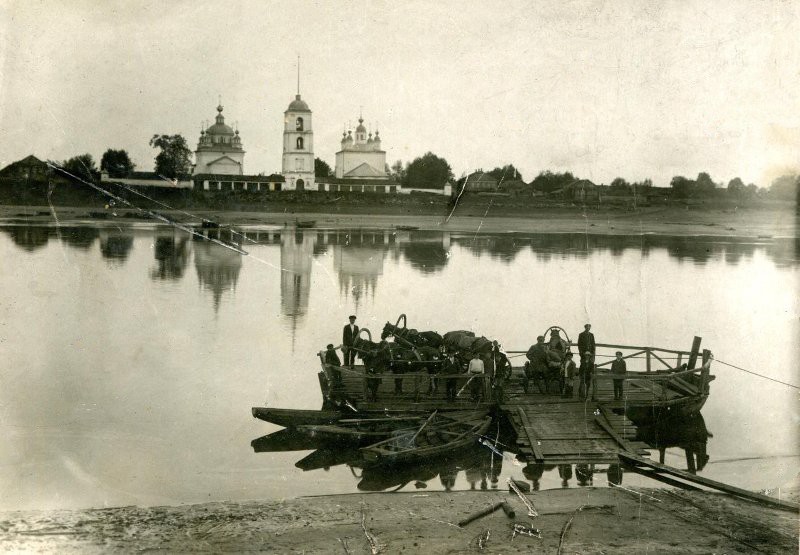 Храмовый комплекс. Церкви Петра и Павла и Вознесения Господня, Луковец (акватория Рыбинского водохранилища) (Череповецкий район, Вологодская область). архивная фотография, Фото 1920 года из фондов Череповецкого музейного объединения