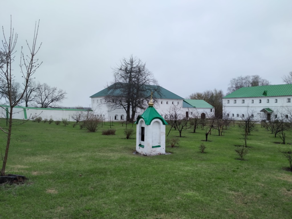 Успенская Флорищева мужская пустынь. Надкладезная часовня, Фролищи (Володарский район, Нижегородская область). фасады
