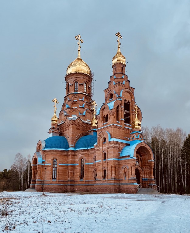 В красноярском крае храмы. Храм Воскресения Христова Подгорный Красноярский край. Храм в п Подгорный Красноярский край. Храм в Железногорске Красноярского края. Поселок Подгорный Железногорск.