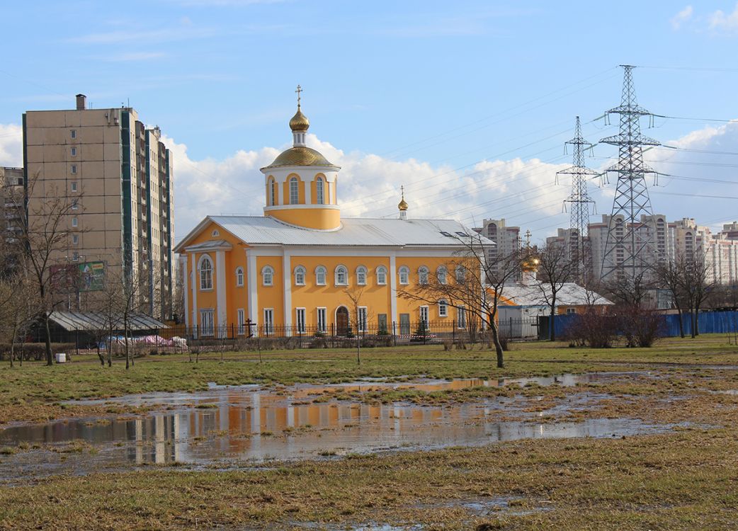 Красногвардейский район. Церковь Марии Магдалины. фасады, Вид из парка 