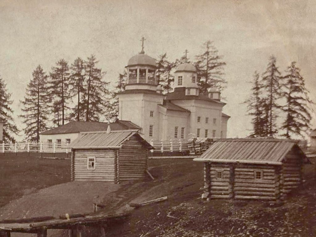 Ущельский Иовский монастырь. Церковь Рождества Христова, Ущелье (Лешуконский район, Архангельская область). архивная фотография, Фрагмент фото начала ХХ века из фондов Усть-Цилемского историко-мемориального музея А.В. Журавского