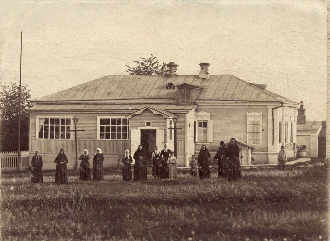 Краишевский Тихвинский монастырь, Краишево (Еланский район, Волгоградская область). архивная фотография, Одно из монастырских зданий. Фото 1916 года из фондов Волгоградского областного краеведческого музея